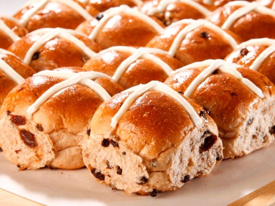 Traditional hot cross buns