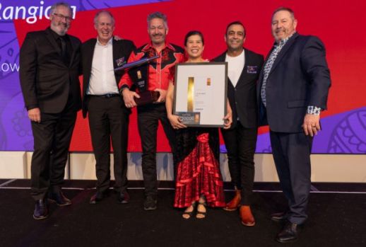 2024 Bakels NZ Supreme Pie Awards winner Arlyn Thompson group